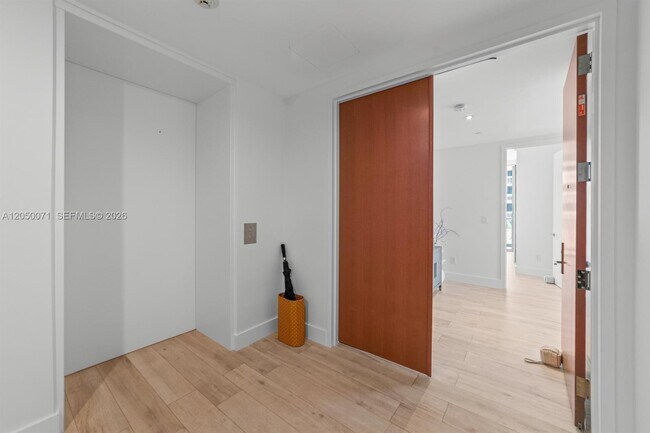 Building Photo - 10203 Collins Ave