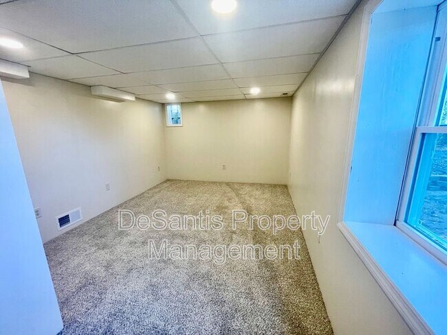 Building Photo - 1302 Airport Rd