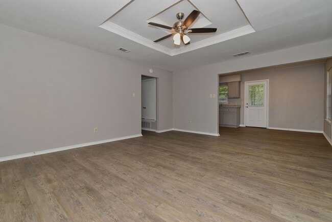 Building Photo - 4008 Templeton St