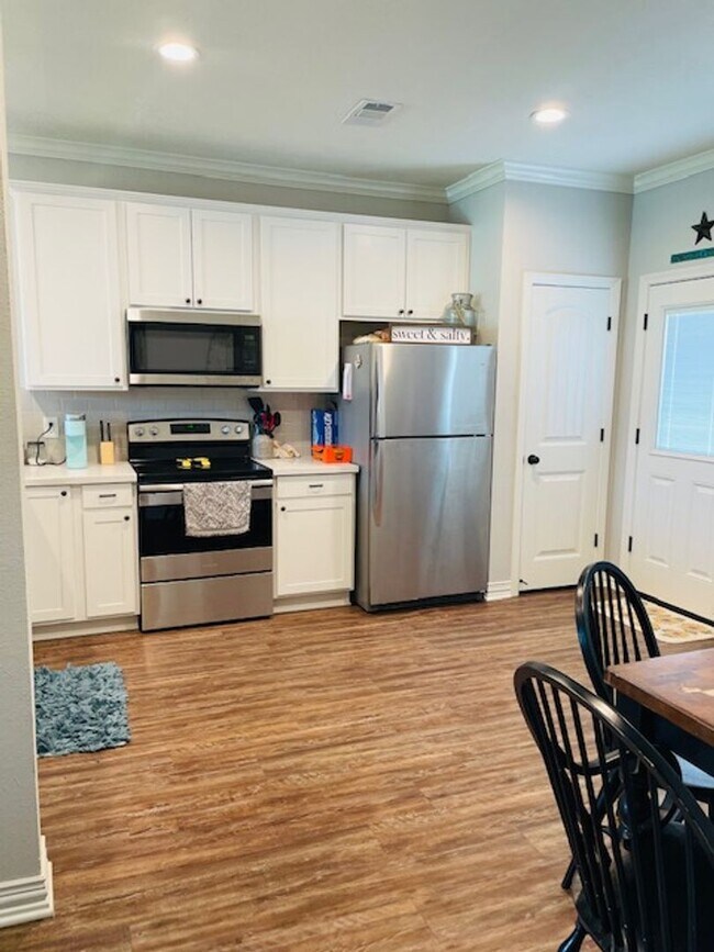 Building Photo - 7001 Canter Ct