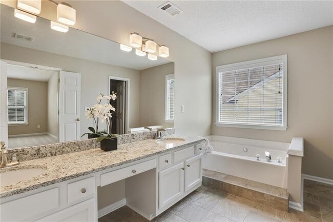 Building Photo - 13638 Weycroft Cir