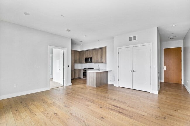 Building Photo - 10 Shipyard Dr