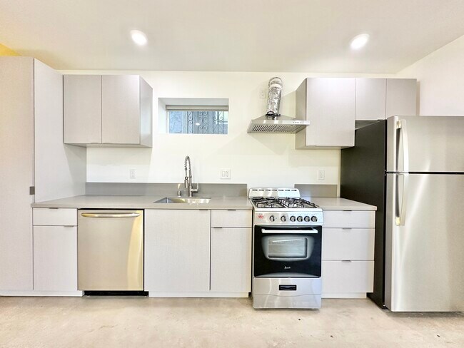 Building Photo - 2429 W Ave 33