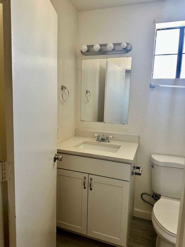 Building Photo - Stylish Towne House in Mesa with Community POOL