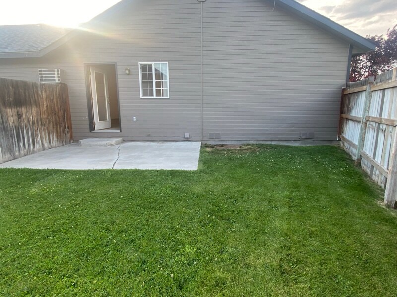 Building Photo - 7500 Westbrook Ct