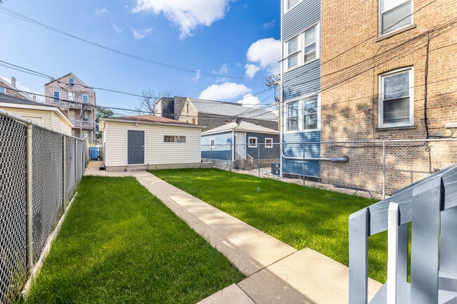 Building Photo - 2349 W 18th Pl