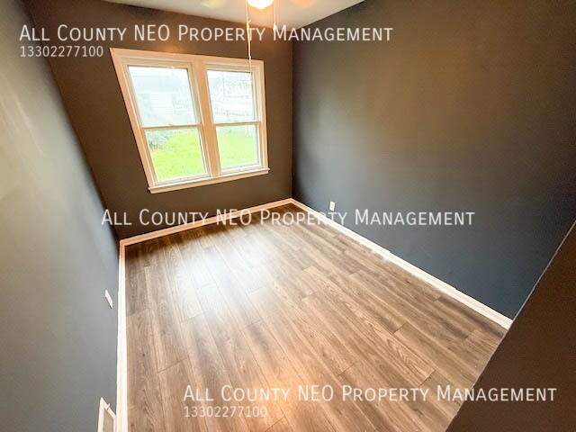 Building Photo - 898 Wayside Rd