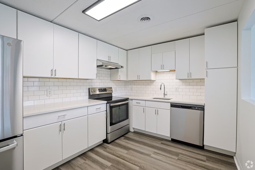 Building Photo - 55 Hill Rd