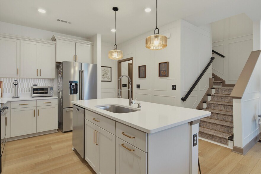 Building Photo - 1517 Irving Hl Dr