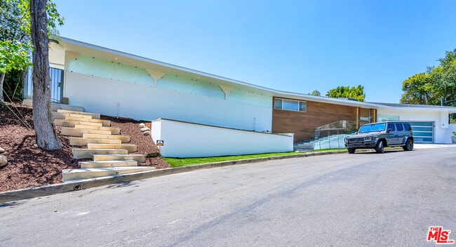 Building Photo - 849 Glenmere Way