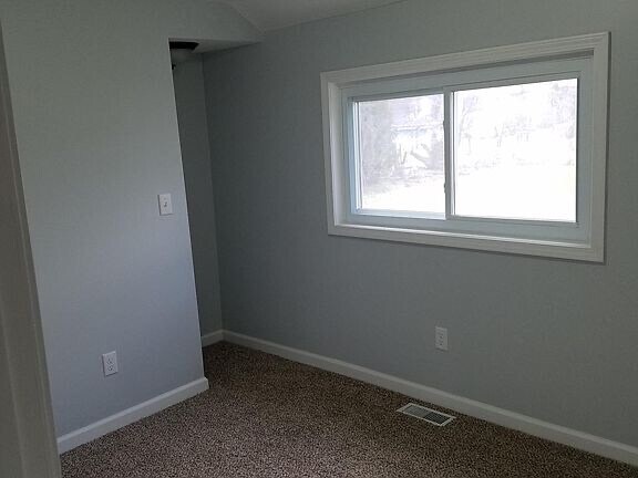 Building Photo - 23092 Edgefield Dr