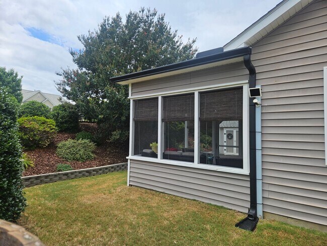 Building Photo - Fabulous 3br 2ba in Fuquay! Available July 31, 2026!