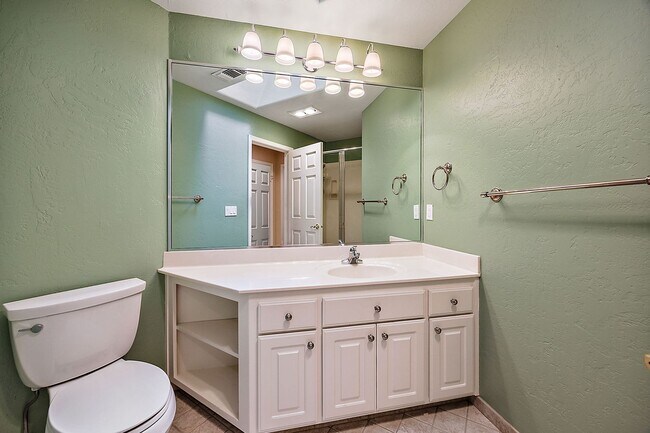Building Photo - Alder Creek Estates Home available**Gated ...
