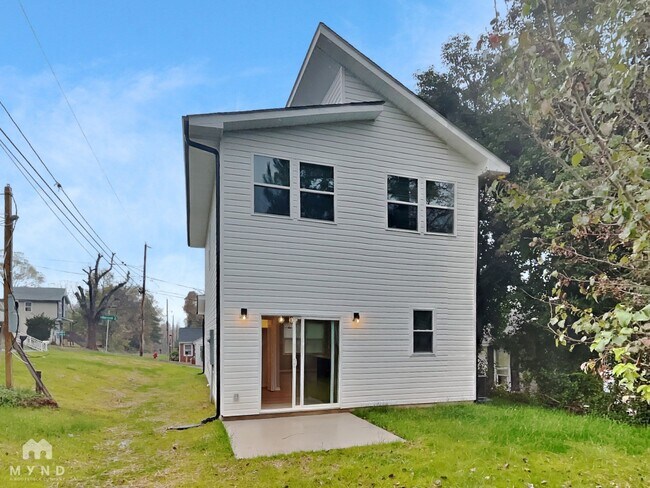 Building Photo - 123 W Harrison Ave