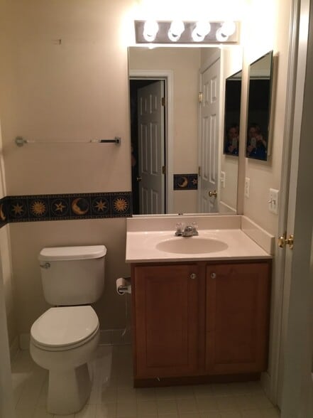 Bathroom, Accessible from Master bedroom - 1606 Rising Ridge Rd