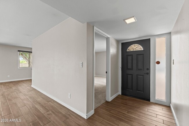 Building Photo - 1229 E Manhatton Dr
