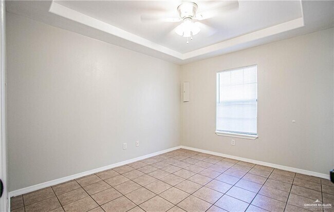 Building Photo - 17 Aruba Dr