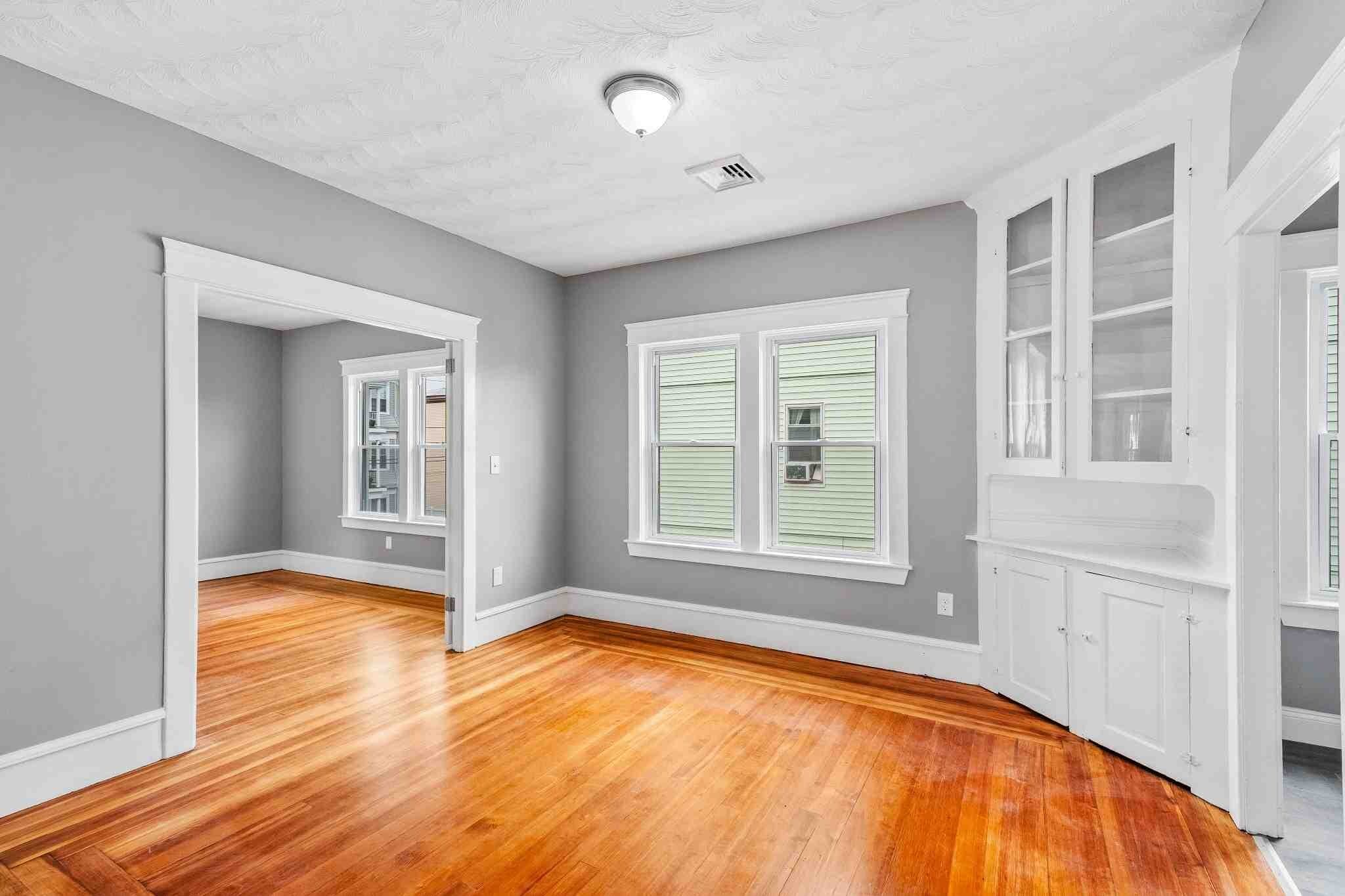 Building Photo - 100 Weetamoe St