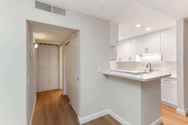 Building Photo - 6416 Friars Rd