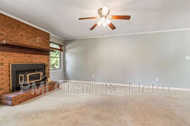 Building Photo - 8615 Beechbrooke Rd