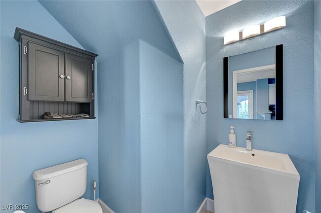 Building Photo - 5470 Logville St