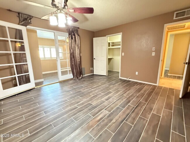 Building Photo - 5110 W Wood Dr