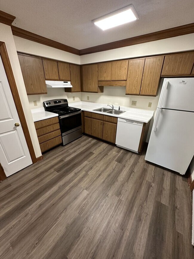 Building Photo - 2 Bedroom 2 Bathroom Condo!