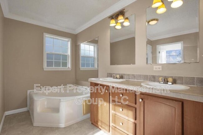 Building Photo - 34 Talbot Cir