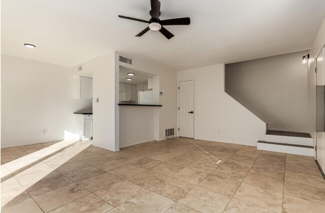 Building Photo - 4523 E Wood St