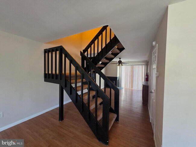 Building Photo - 2529 Cottonwood Ct