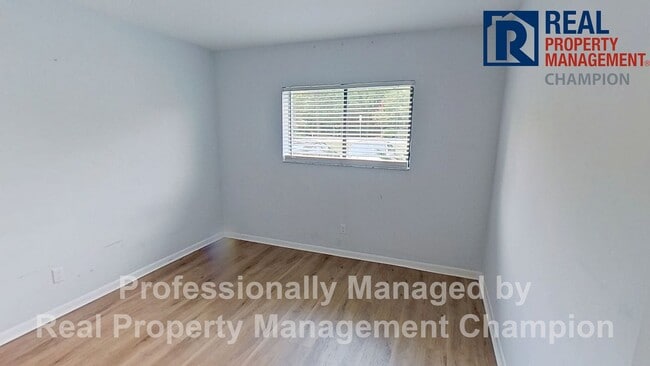Building Photo - 2 BD/2 BA Ground Floor Condo in Holly Tree w/Community Pool