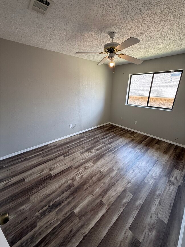 Building Photo - 830 Ash Grove Ln