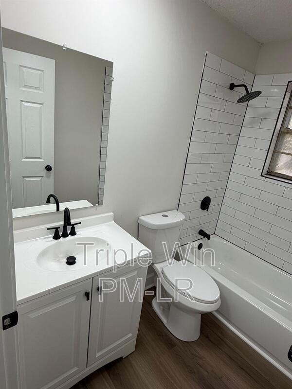 Building Photo - 8010 Westwood Ave