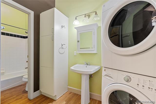 Building Photo - 2261 Blake St