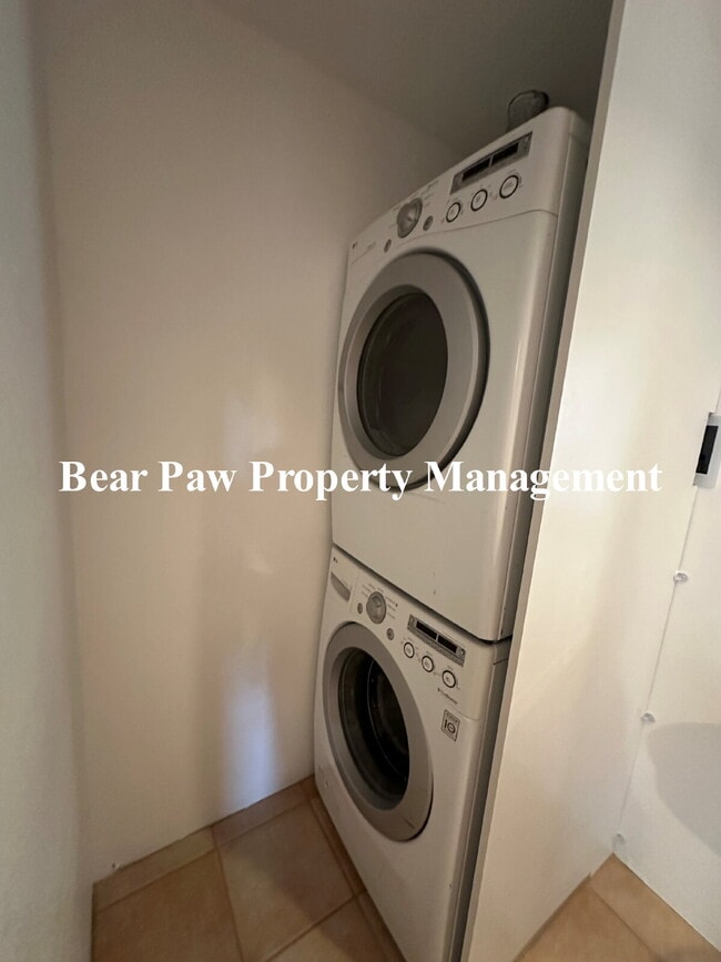 Building Photo - "Charming 1-Bedroom Duplex Retreat in Scenic Conifer!"