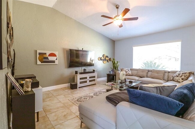 Building Photo - 1523 NW 39th Ter