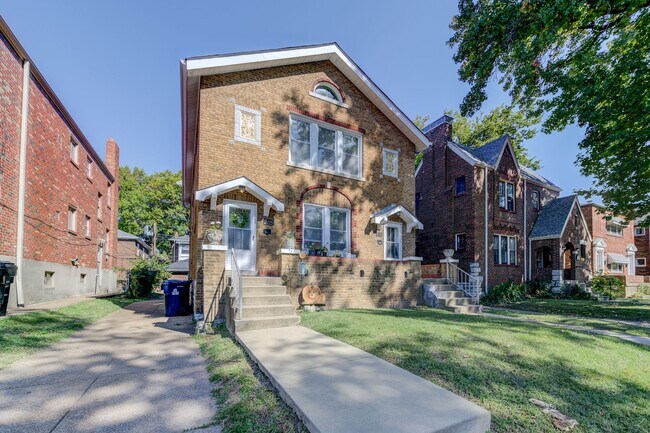 Building Photo - 7125 Tulane Ave