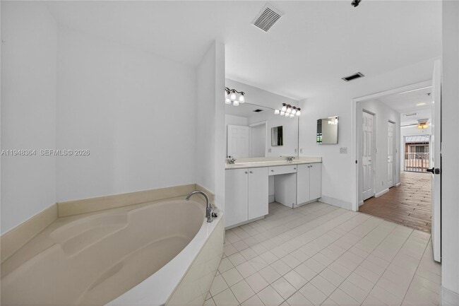 Building Photo - 4645 SW 75th Way