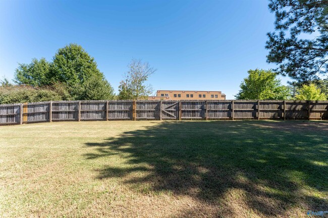 Building Photo - 122 Otter Trail SW