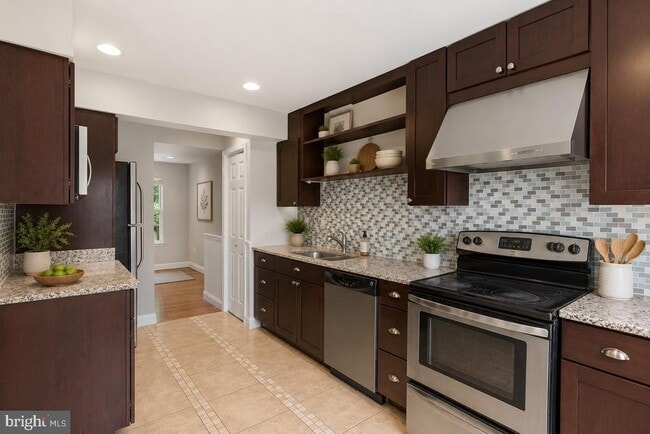 Building Photo - 8579 Harvest View Ct