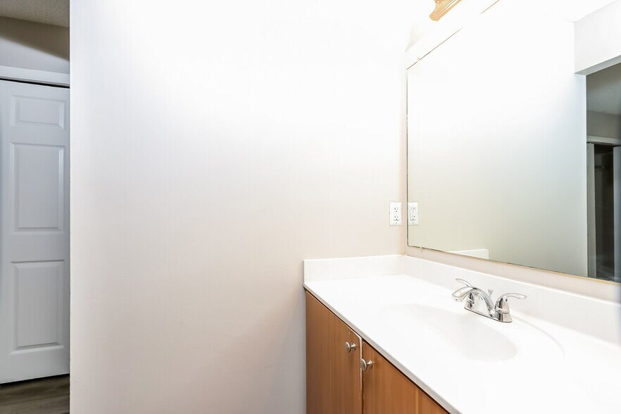 Building Photo - 1162 Fernlea Dr