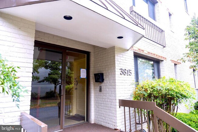 Building Photo - 3815 Davis Pl NW