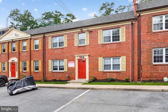 Building Photo - 7814 Tilbury St