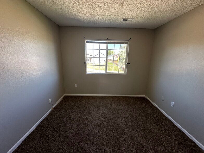Building Photo - 862 Square Dance Ln
