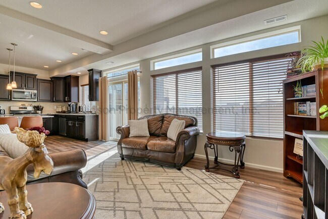 Building Photo - 7050 Silvergrass Dr