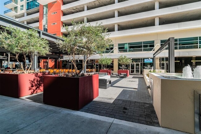 Building Photo - 1208 E Kennedy Blvd