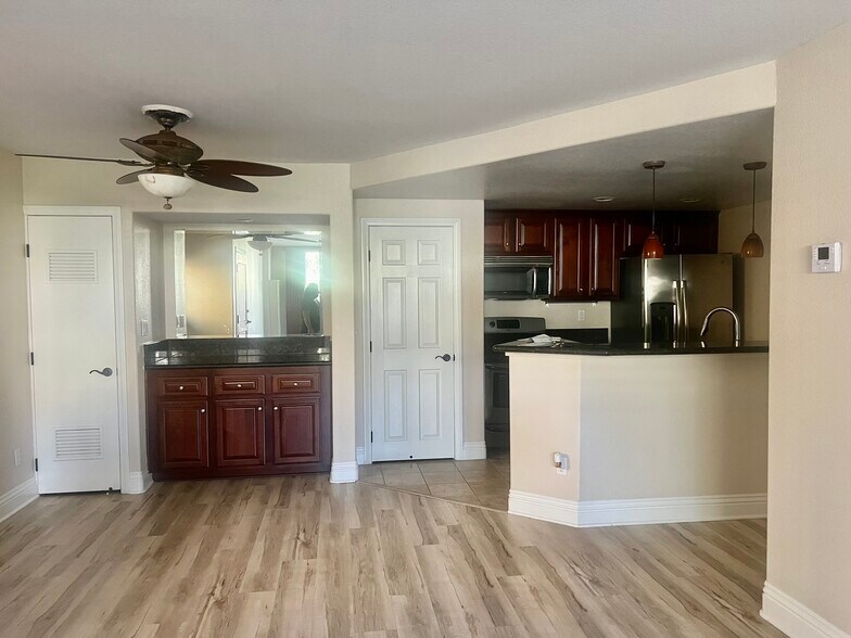 Building Photo - 3955 Nobel Dr