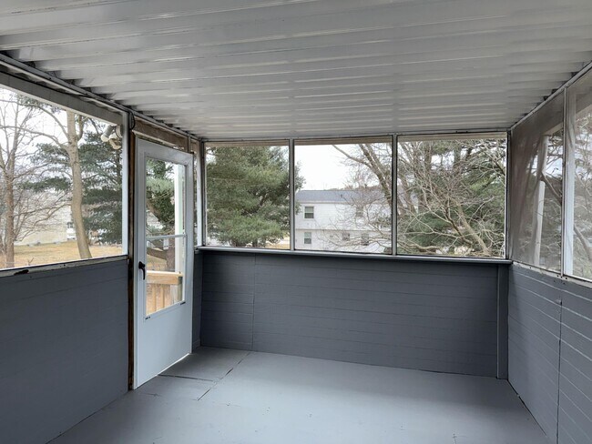 Building Photo - 1177 Hilton Dr