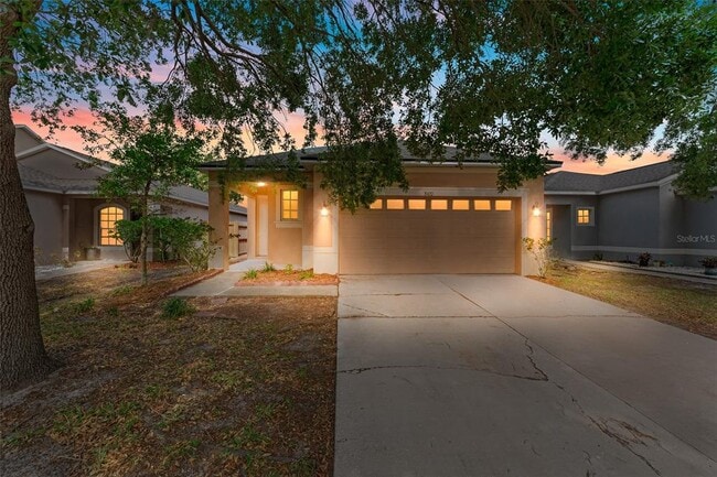 Building Photo - 8420 Deer Chase Dr