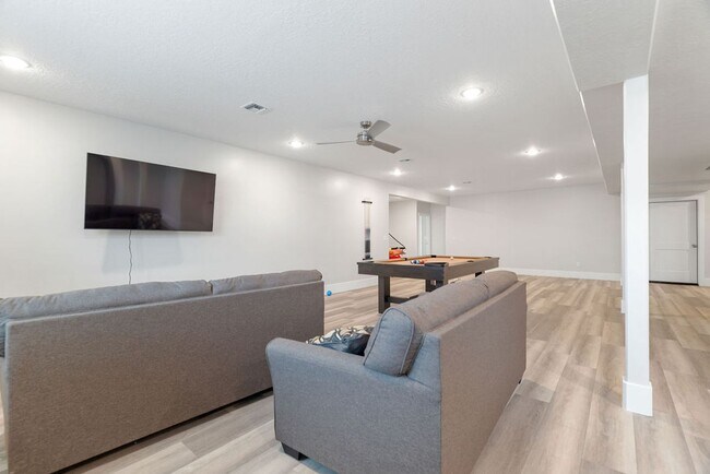 Building Photo - Elegant Residence on an Arce Lot
